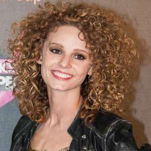 Esther Acebo Bio: Age, Height, Family, Boyfriend, Net。